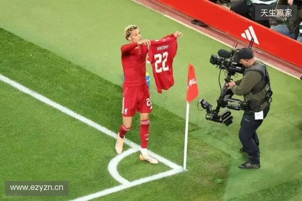 埃基蒂克:期待重回马赛主场踢球,那里有着难以置信的球迷 埃基蒂克:期待重回马赛主场踢球,那里有着难以置信的球迷